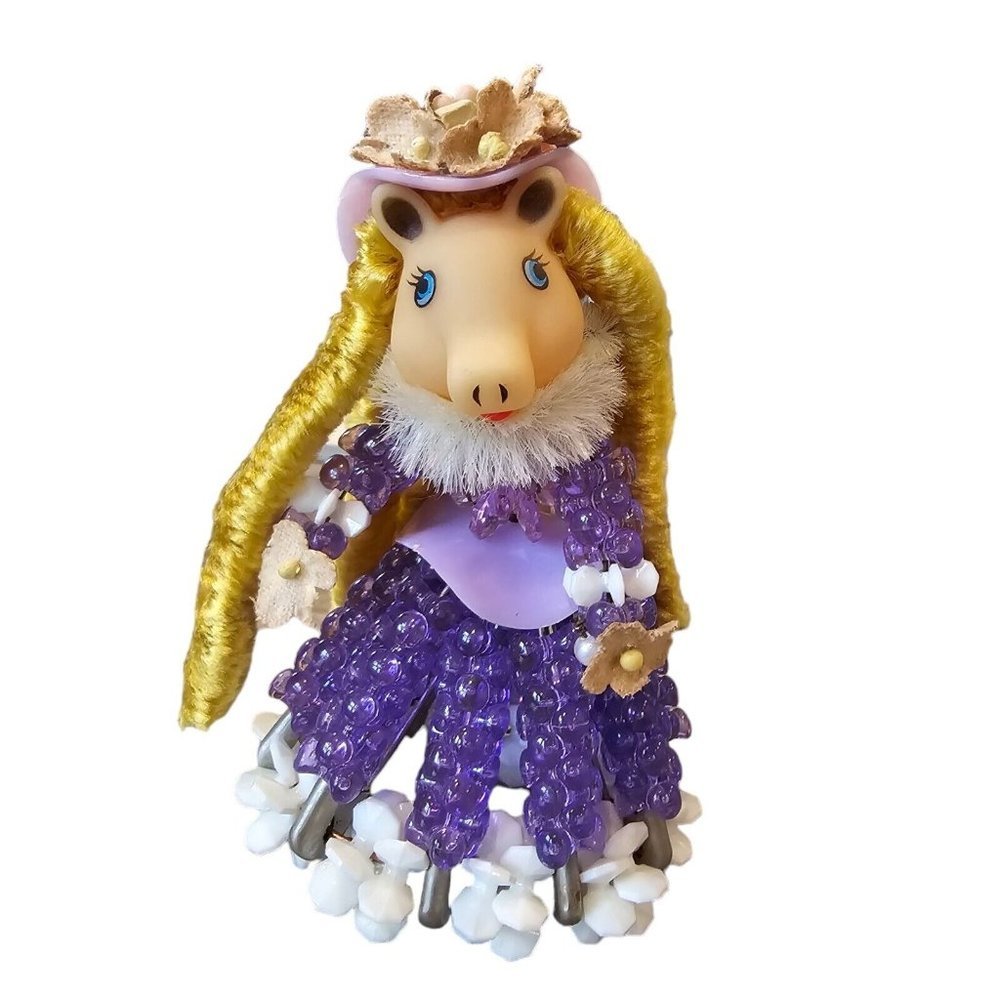 VTG 70s Ugly Pig Purple‎ Blonded Beaded Safety Pin Figure Miss Piggy 4" Unique